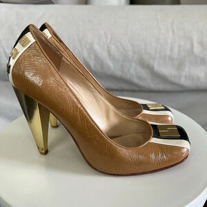 Women’s L.A.M.B. Davin Camel Patent Leather Tan Heels Pumps Gold Heel 2 Tone 5.5